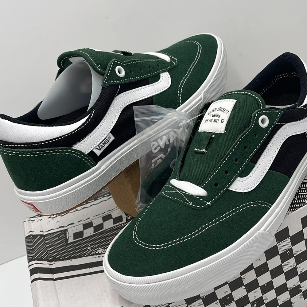 Vans Men's Green and Black Sneakers Gilbert Crocke
Dark Green/White
VN0A5JIFDGY - Picture 10 of 16